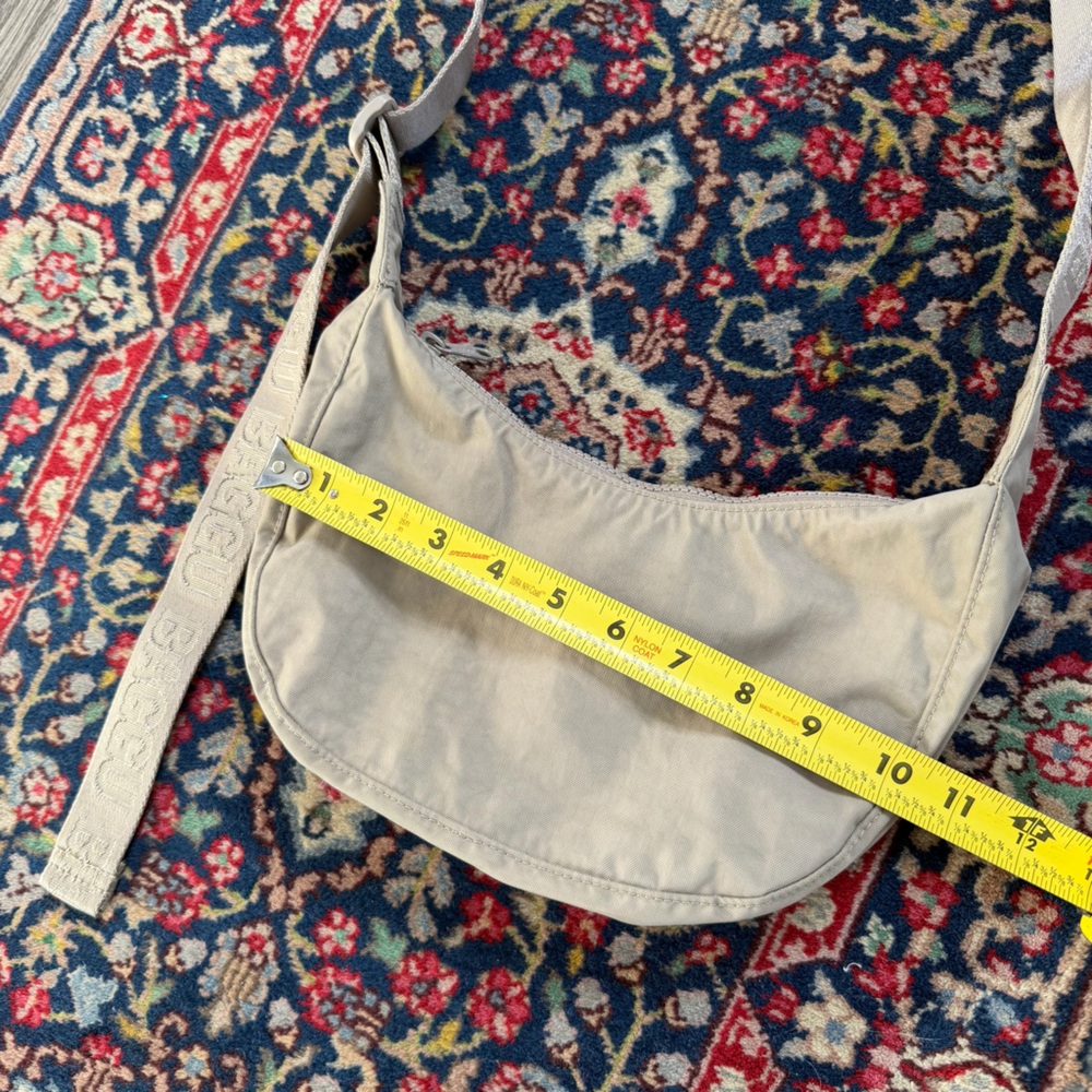 BAGGU Dove Small Crescent Bag - Picture 6 of 6